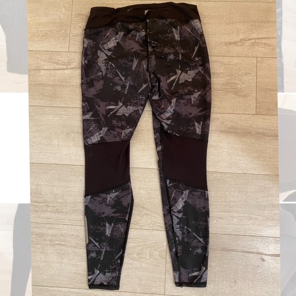 Old Navy Active Leggings (Size L) - Picture 2 of 4